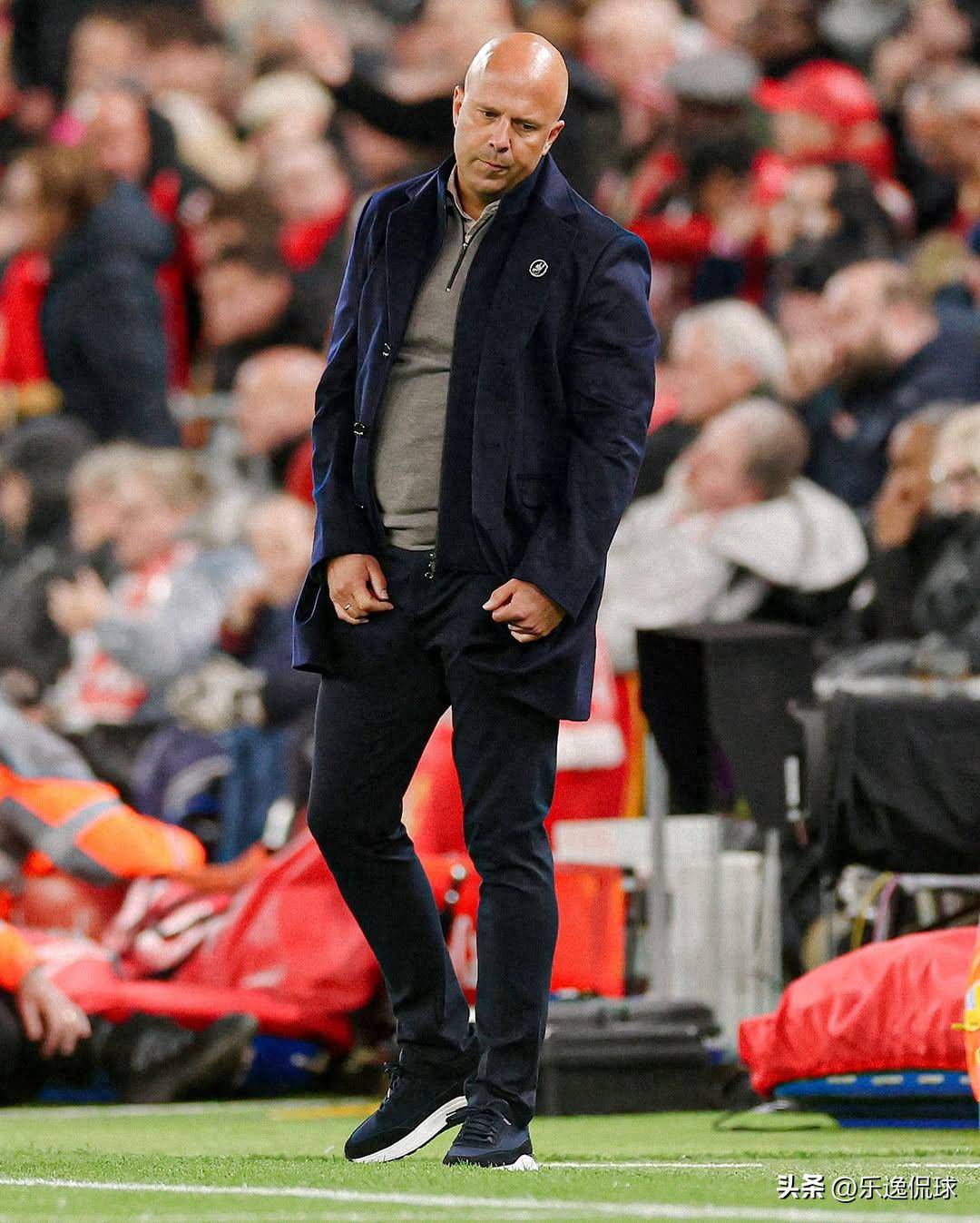 关于清晨利物浦调整名单以备社区盾，再遭质疑环节打磨，压力陡增，赛季目标并未改变的信息-lpl直播入口